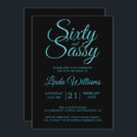 60 en Sassy Blue Glitter 60ste verjaardagsfeest Kaart<br><div class="desc">Vier het draaien van 60 in stijl met dit glamoureuze 60e verjaardagsontwerp in zwart en blauw glitter, een chique 60e verjaardagsuitnodiging die u eenvoudig kunt personaliseren en verzenden voor uw zestigste verjaardagsfeest. De woorden sixty en sassy zijn in faux turquoise glitter en ingesteld met behulp van modern script. Als u...</div>