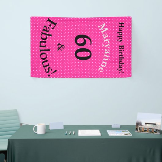 60 & Fabulous Verjaardag Helder Roze Polka Dots Spandoek (Beurs)