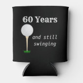 60 jaar en nog steeds swingende golfbal blikjeskoeler (Voorkant)