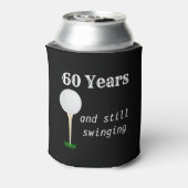 60 jaar en nog steeds swingende golfbal blikjeskoeler (Blikje Achterkant)