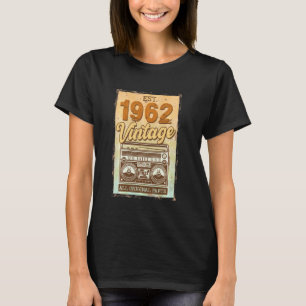 60 jaar oude vogeldecoraties 1962 Cassette Ta T-shirt
