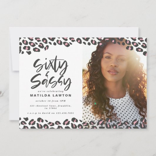 60-jarige foto van luipaard en sassy 60-jarige ver (Voorkant)