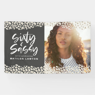 60-jarige foto van luipaard en sassy 60-jarige ver spandoek