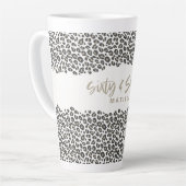 60-jarige luipaard roze en sassy 60-jarige verjaar latte mok (Linkerhoek)