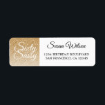 60 Sassy Gold Glitter 60th Birthday Return Address Etiket<br><div class="desc">Het vieren van het 60-jarig worden in stijl met dit moderne 60ste verjaardagsontwerp op een gouden glitter ombre achtergrond, een chic 60ste verjaardagsaanduiding die je gewoon kunt personaliseren en uitzenden voor je zestigste verjaardagsfeest. De woorden zestig en assy worden geplaatst gebruikend modern manuscript. Neem contact met ons op via onze...</div>