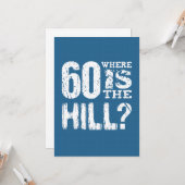 60 Waar is de heuvel van 60th Birthday BLUE01 Kaart (Voorkant / Achterkant in situ)