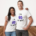 60 zo Wat grappig citaat 60e verjaardag Partij T-shirt<br><div class="desc">60 dus wat grappig citeert 60th Birthday Party T-Shirt. Dit T-shirt is een grappige en speelse manier om een 60ste verjaardag van het man te vieren. Het shirt bevat een grappig citaat dat leuk maakt aan het idee van veroudering en dat de drager aanmoedigt om zijn leeftijd met humor te...</div>