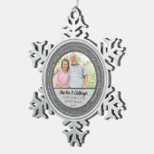 60e Diamond Annivsersary Silver Damask Foto Tin Sneeuwvlok Ornament (Rechts)