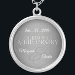 60e Diamond Wedding Annivsersary Name Zilver Vergulden Ketting<br><div class="desc">Een mooi cadeau voor de diamanten vrouw van haar man of haar kinderen. Verkrijgbaar in verschillende stijlen en voor 25,  40 en 50 jaar.</div>