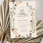 60e Floral Birthday Invitation Kaart<br><div class="desc">Deze stijlvolle en elegante 60ste verjaardagsuitnodiging is voorzien van prachtige,  met de hand geschilderde waterverf wildbloemen die zijn gerangschikt als een mooi,  perfect geschept met een elegant,  met de hand geschreven script. Vind overeenkomende objecten in het Boho Wildflower Wedding Collectie.</div>