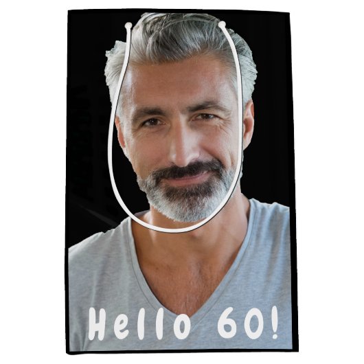 60e verjaardag aangepaste foto hallo 60 man medium cadeauzakje (Voorkant)