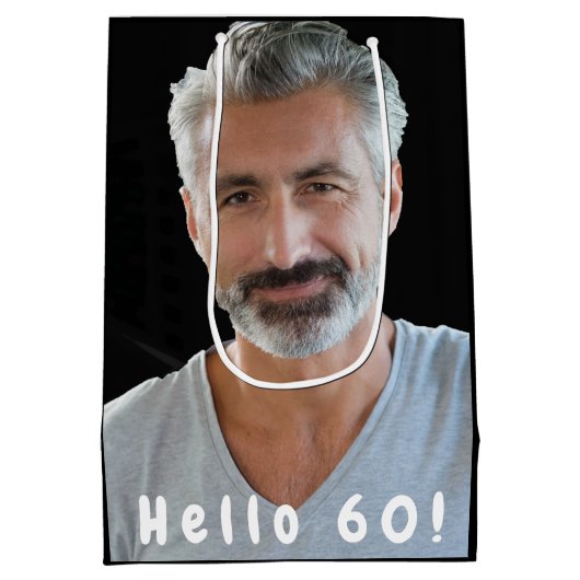 60e verjaardag aangepaste foto hallo 60 man medium cadeauzakje (Achterkant)