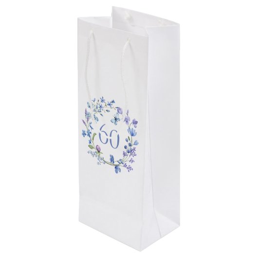 60e verjaardag Blue Floral Waterverf Wijn Cadeautas (Achterkant Gekanteld)