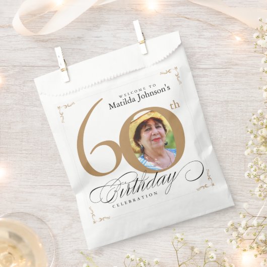 60e verjaardag Elegant Gold White Calligrafie Foto Bedankzakje (Geknipt)