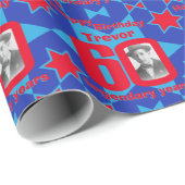 60e verjaardag foto leuke blauwe rode cadeauomslag cadeaupapier (Rol Hoek)