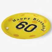 60e verjaardag gele pickleball papieren bordje (Gekanteld)