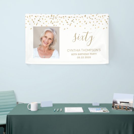 60e verjaardag Gouden Confetti Driehoeken Foto wit Spandoek (Beurs)
