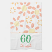 60e Verjaardag Motivatie Funny Woman Floral Theedoek (Verticaal)