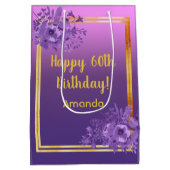 60e verjaardag paars roze goudflmonogram medium cadeauzakje (Achterkant)