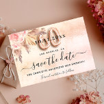 60e verjaardag pampas roos floral save the date aankondigingskaart<br><div class="desc">Een meisje en trendy sparen de Datum voor een 60ste verjaardagsfeestje. Een zwarte roze, roos gouden gradiëntachtergrond, versierd met wazige roze floralen en pampasgras. Pas een datum en een naam/leeftijd aan en voeg deze toe. De tekst: Sparen de Datum wordt geschreven met een groot trendy hand lettered stijlmanuscript. Aantal 60...</div>