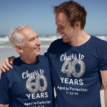 60e verjaardag T-Shirt<br><div class="desc">Aangepast blauw en zilver zestigste verjaardag t-shirt met zestig zilveren hellium ballonnen,  het gezegde "juicht tot 60 jaar",  "leeftijd tot perfectie",  en de datum.</div>