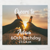 60e verjaardag voor jongens die bier eten etiket (Enkel label)