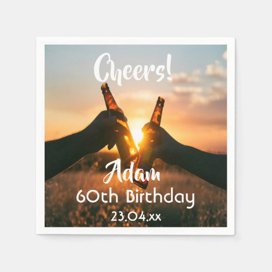 60e verjaardag voor jongens die bier eten servet (Voorkant)
