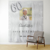 60e verjaardag zilveren foto glitter stof welkom wandkleed (In situ)