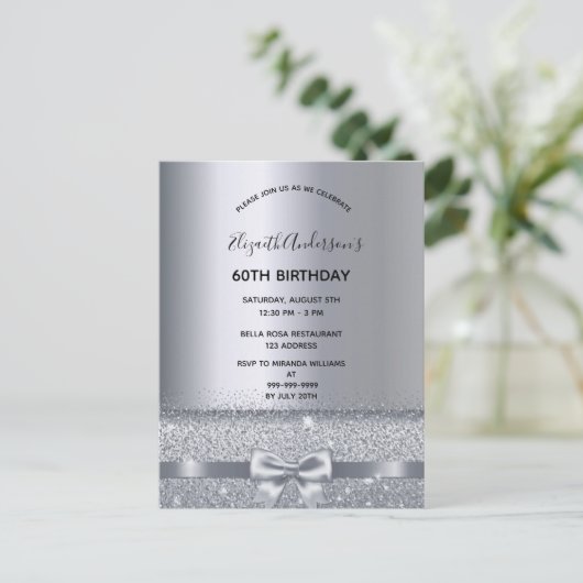 60e verjaardagsfeest zilveren glinsterende uitnodi briefkaart (Staand voorkant)
