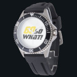 60ste verjaardagscadeau - Motivatie Funny Modern Horloge<br><div class="desc">60th birthday celebration man horloge met grappige en motivatie quote 60 Dus wat. Dit moderne en elegante horloge is een geweldig cadeau-idee voor een persoon die de zestigste verjaardag viert. Een motivatie en grappige tekst 60 Dus wat is geweldig voor een persoon met een gevoel van humor. Cadeau voor een...</div>