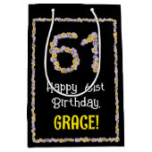 61e verjaardag: Floral Flowers Number, Custom Name Medium Cadeauzakje (Voorkant)