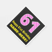 61e verjaardag: Roze strips en harten "61" + Naam Servet (Hoek)