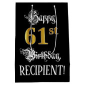 61st Birthday ~ Fancy script; Faux Gold look; naam Medium Cadeauzakje (Achterkant)