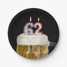 62e verjaardag bier met kaars papieren bordje