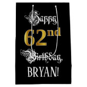 62e verjaardag ~ Fancy script; Faux Gold look; naa Medium Cadeauzakje (Achterkant)
