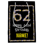 62e verjaardag: Floral Flowers Number, Custom Name Medium Cadeauzakje (Voorkant)