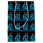 62e verjaardag met oogbalkaarsen medium cadeauzakje (Voorkant)
