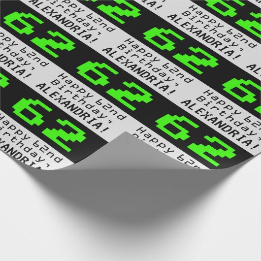 62e verjaardag - Nerdy / Geeky stijl "62" en naam Cadeaupapier (Hoek)