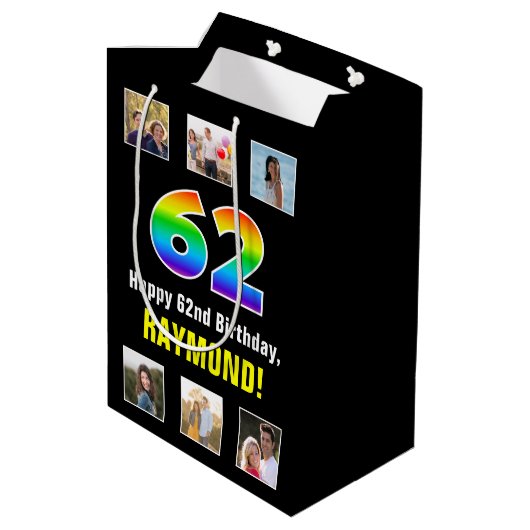 62e verjaardag: Regenboog "62", aangepaste foto's  Medium Cadeauzakje (Achterkant Gekanteld)