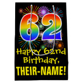 62e verjaardag: Vuurwerk Fun Pattern + Regenboog 6 Medium Cadeauzakje (Achterkant)