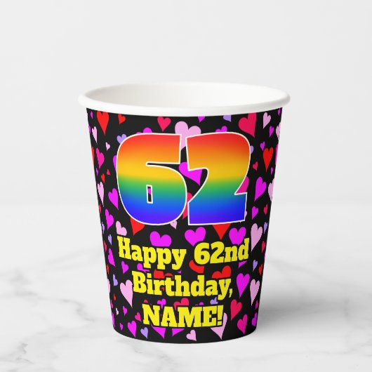 62nd Birthday: Loving Hearts Pattern, Rainbow 62 Papieren Bekers (Voorkant)