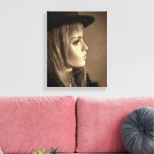 6332-2-Vrouw met hoge hoed en veren Canvas Afdruk (Insitu (Woonkamer))