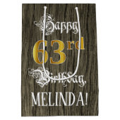 63e verjaardag: Faux Gold look & Faux Wood Pattern Medium Cadeauzakje (Achterkant)