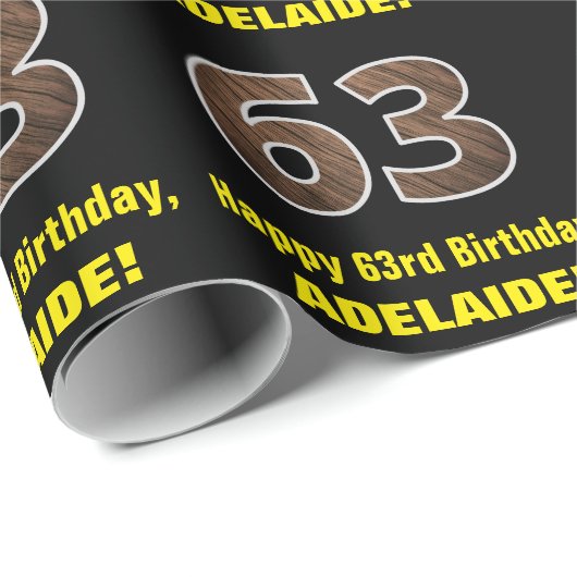 63e verjaardag: Naam & Faux Wood Grain Patroon "63 Cadeaupapier (Rol Hoek)