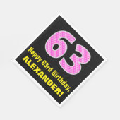 63ste verjaardag: roze strepen en harten "63" + na servet (Hoek)