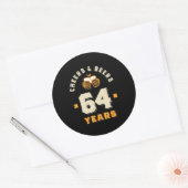 64e verjaardag van de borstkas tot 64 jaar grappig ronde sticker (Envelop)