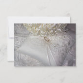 6538-Ringdragende kussen met trouwring op de sluie Kaart (Voorkant)