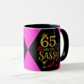 65 en nog steeds sassy Leuk verjaardagsgeschenk vo Mok (Voorkant rechts)