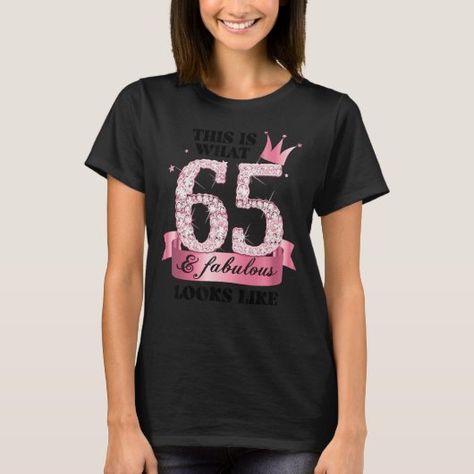65 & Fabulous I Roze Wit Party Groep Candid Phot T-shirt (Voorkant)