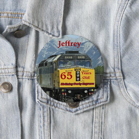 65 jaar oud, Railroad Train Birthday Button Pin (In situ)